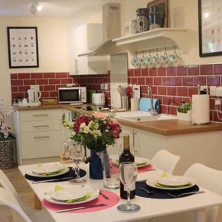 Pristine Apartment In The Centre Of Glastonbury Dış mekan fotoğraf