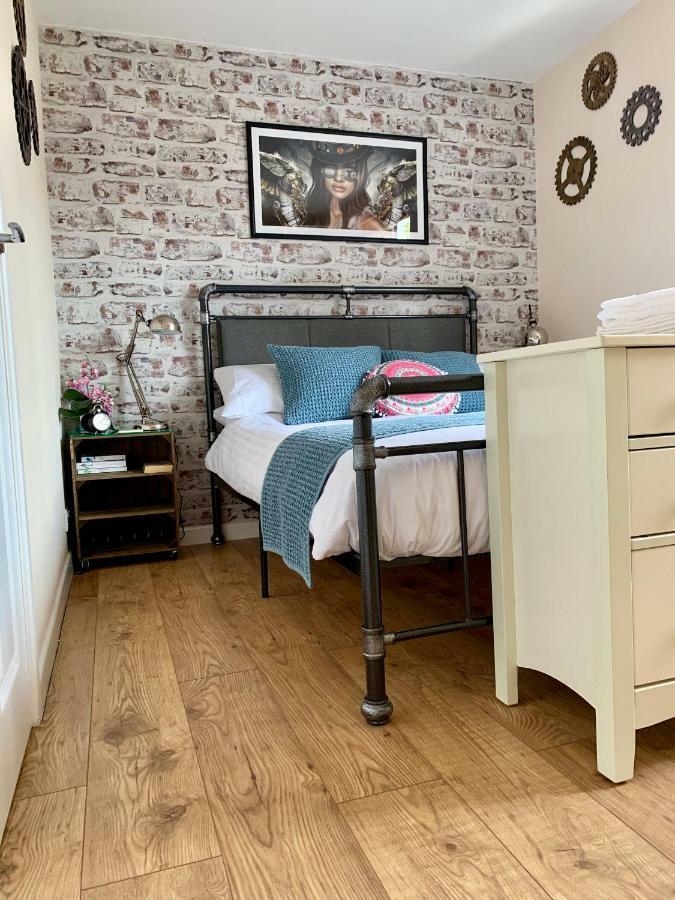Pristine Apartment In The Centre Of Glastonbury Dış mekan fotoğraf